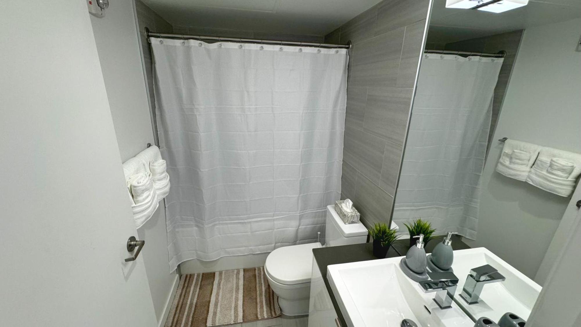 Cozy 1Br Apt - Downtown Виннипег Экстерьер фото